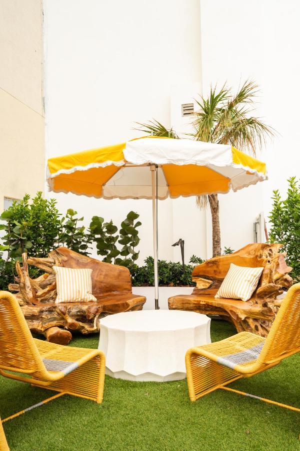 Newport Beachside Hotel & Resort Sunny Isles Beach Buitenkant foto