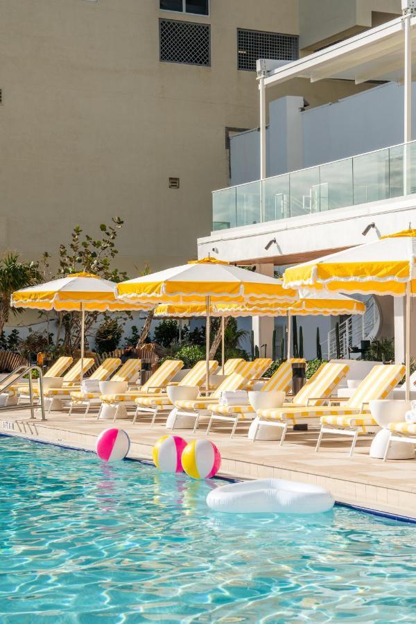 Newport Beachside Hotel & Resort Sunny Isles Beach Buitenkant foto