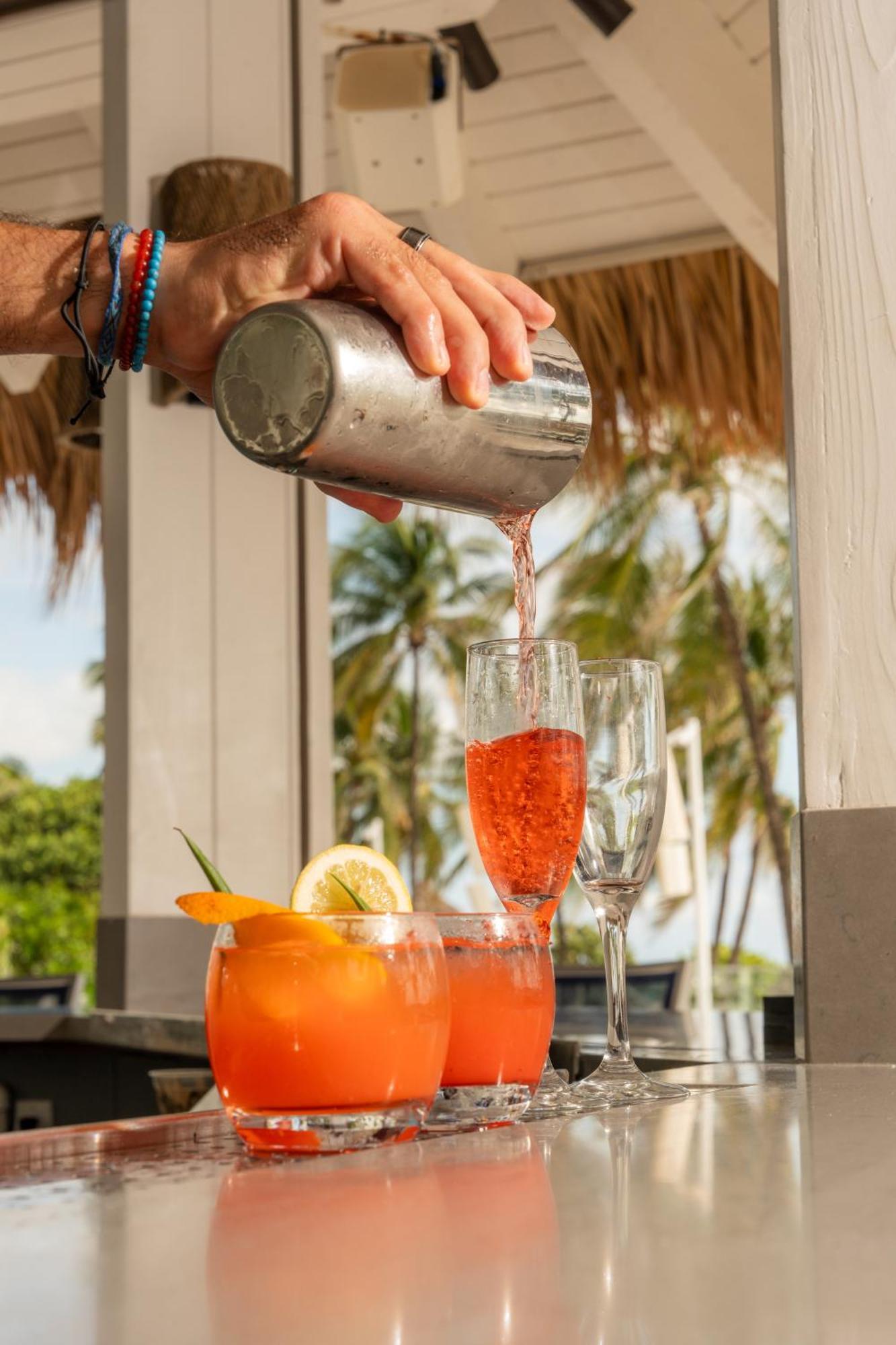 Newport Beachside Hotel & Resort Sunny Isles Beach Buitenkant foto